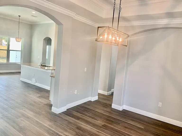 502 Americana Blvd NE — Photo 9