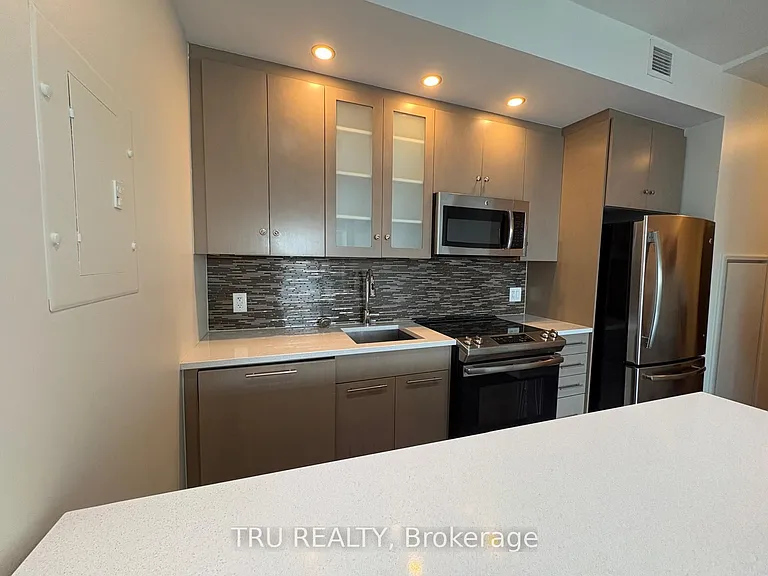 108 Richmond Rd #607 — Photo 11