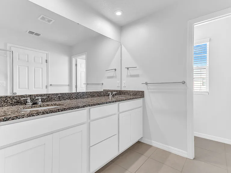 2274 Centerra Loop — Photo 9