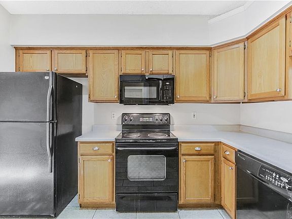 4th image of 7501 Bear Lake Dr
