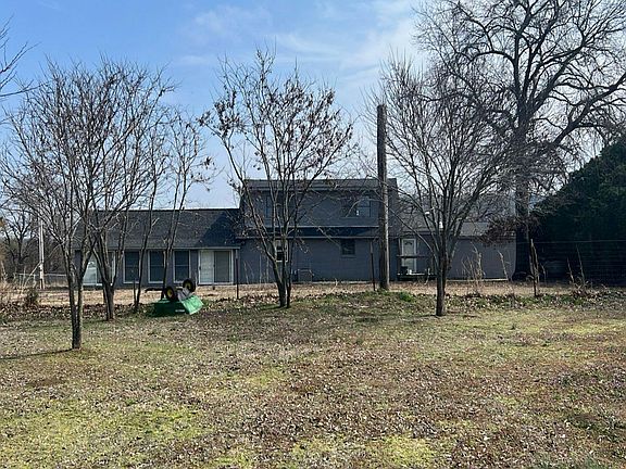 2nd image of 1550 Sumac Rd