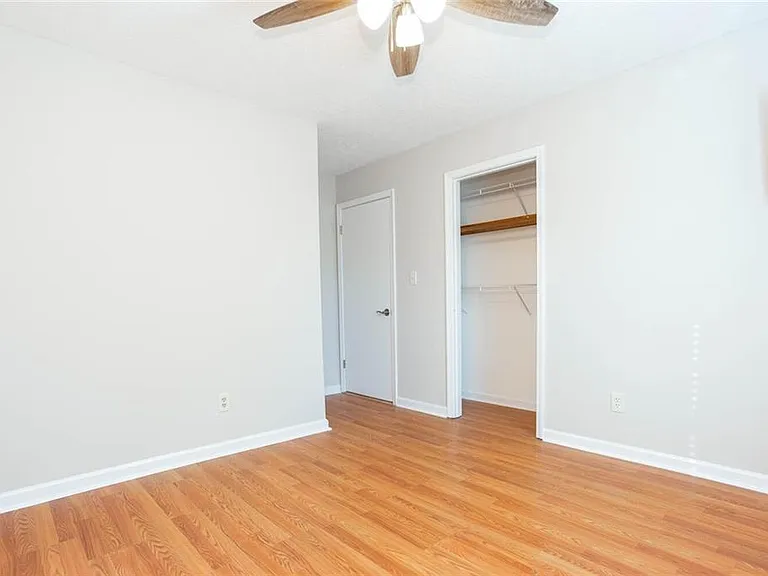 4049 Leicester Dr NE — Photo 20