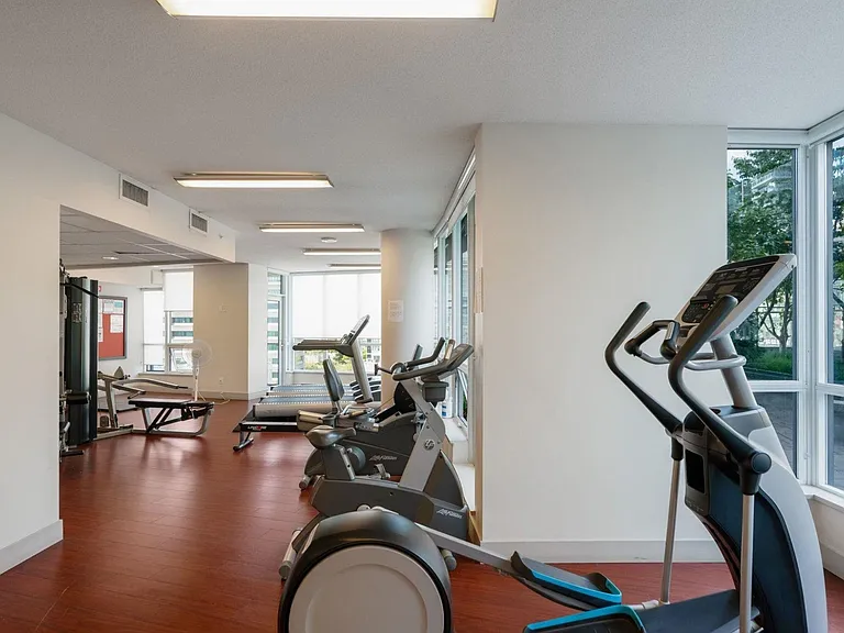 833 Seymour St #13 — Photo 39