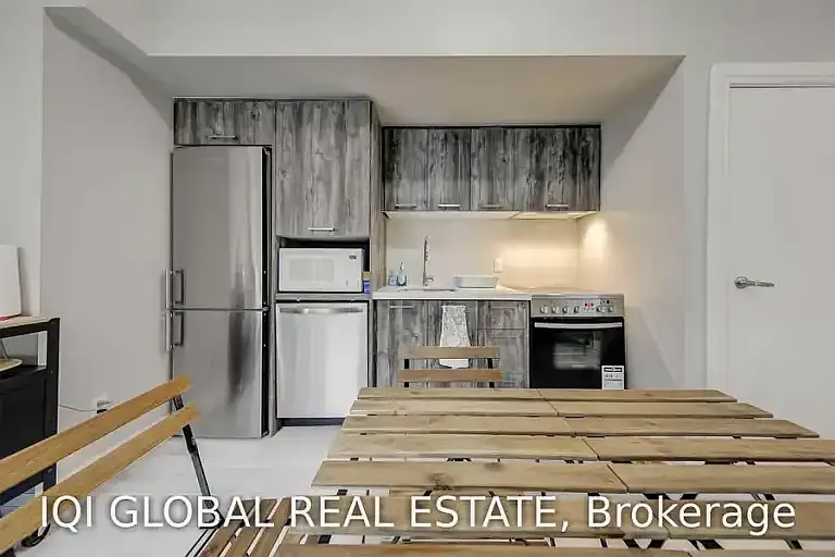 142 Grace St #2 — Photo 10