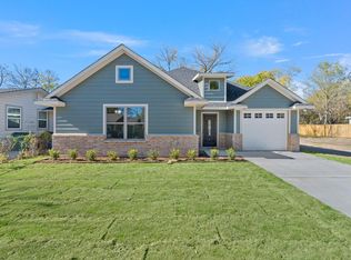 110 Flowers St, Waxahachie, TX 75165