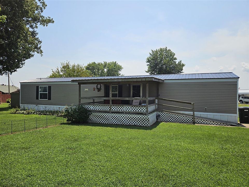 1st image of 236 N Park Dr