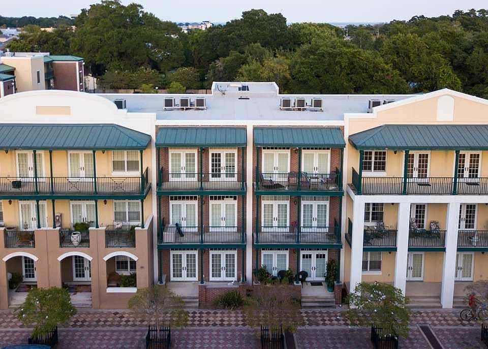 1st image of 108 Alcaniz St #106