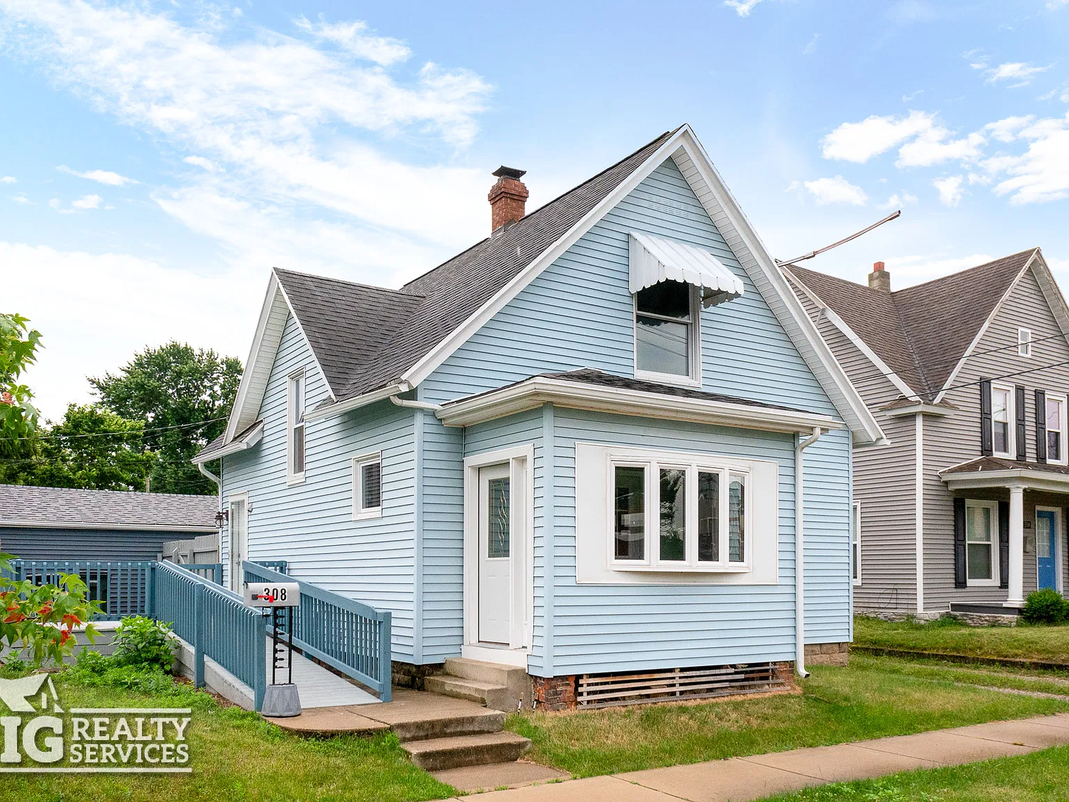 2 bed, 1248 sqft, $1,350 — Photo 1