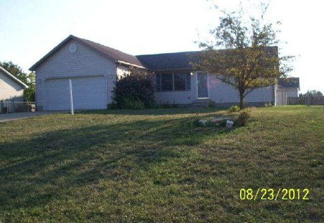 1st image of 46 Custer Dr