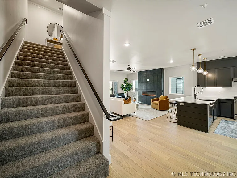 3777 Riverside Dr #3777 — Photo 21