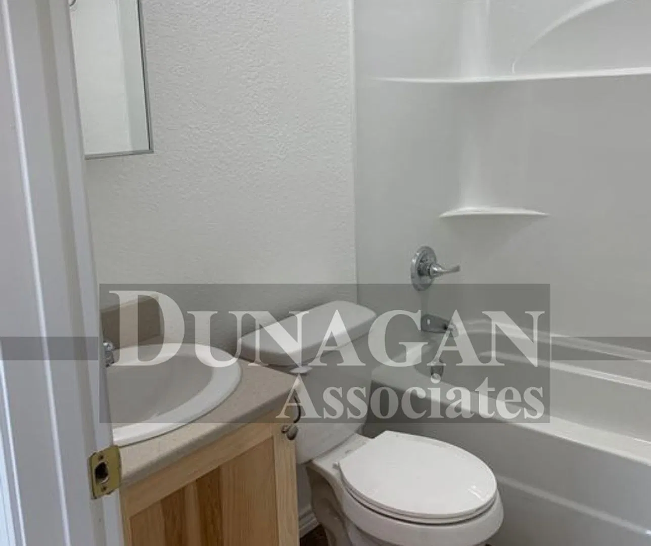 1 Bedroom - 1 Bath Apartment — Photo 4