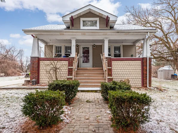 27418 Brown St, Flat Rock, MI 48134