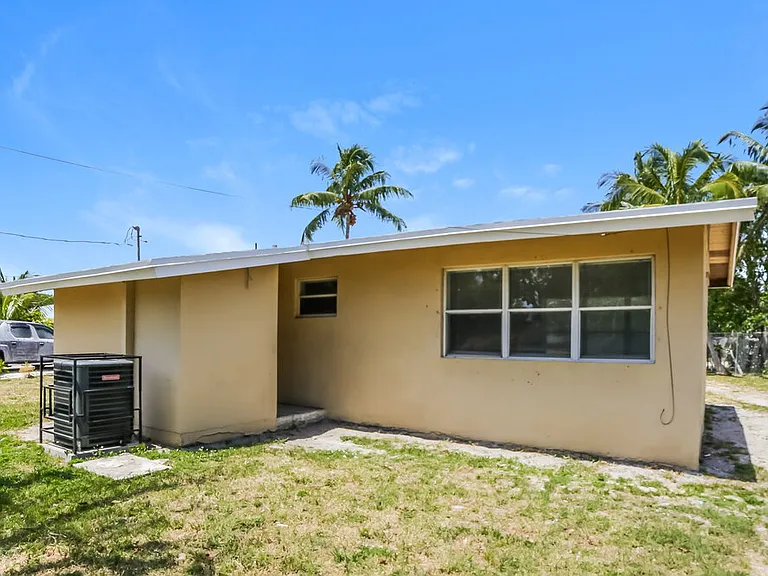 1522 NW 10th Ave — Photo 16