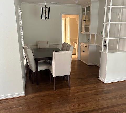 3rd image of 5918 Goodwin Ave