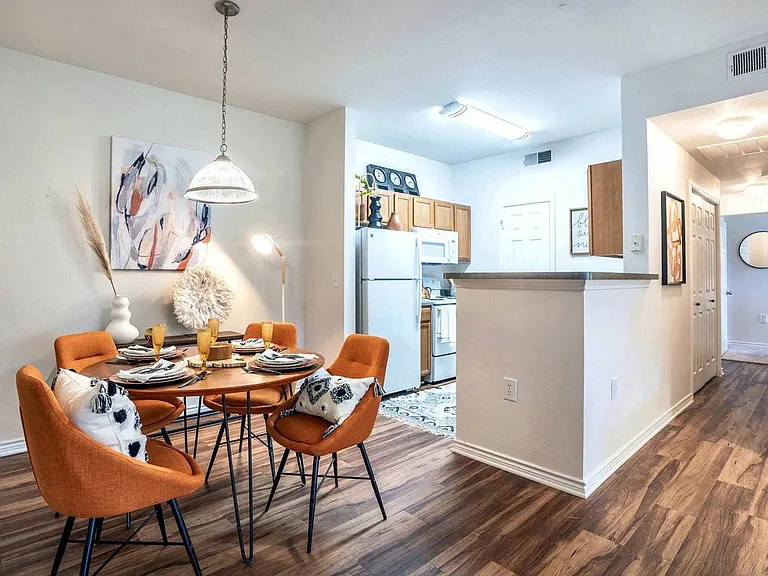 Stoneridge Apartments — Photo 8