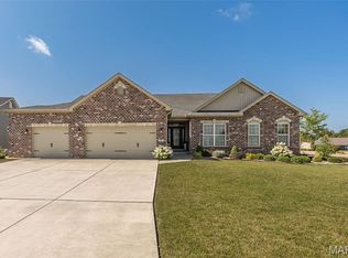 2 Wyndemere Ct, Lake Saint Louis, MO 63367