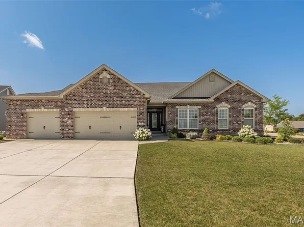 2 Wyndemere Ct, Lake Saint Louis, MO 63367