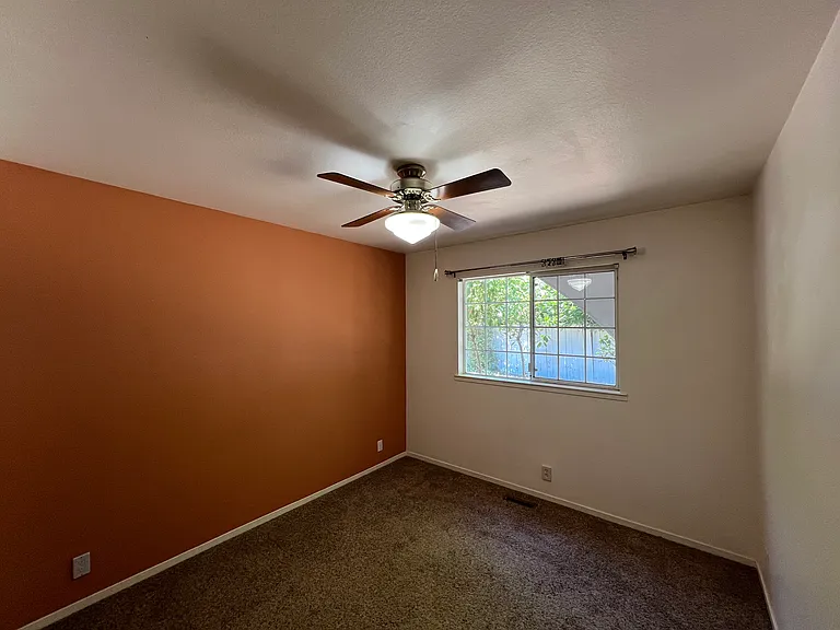 27540 Poppy Dr — Photo 17