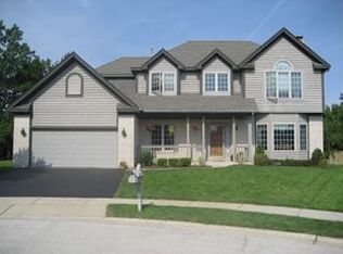 376 Candlelyte Ct, Roselle, IL 60172