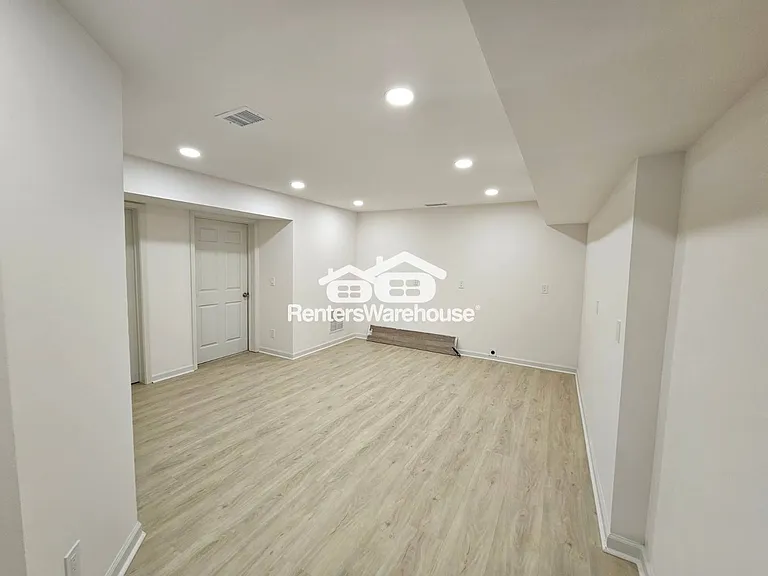 2530 Wellsley Ln — Photo 44
