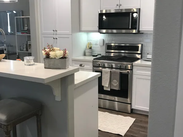 7601 N Justice Way, Van Nuys, CA 91405