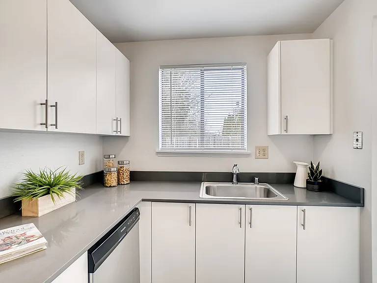 2713 K St NE #B — Photo 17