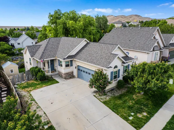 4421 N Chestnut Oak Dr, Lehi, UT 84043