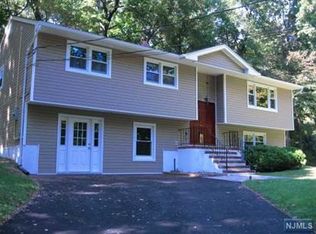 15 Starlight Rd, West Milford, NJ 07480