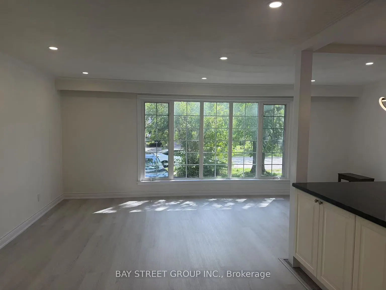 3 bed, $3,000 — Photo 3