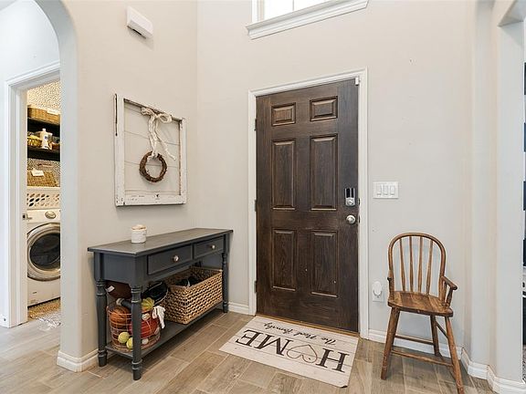 4th image of 3609 Sadie Dr