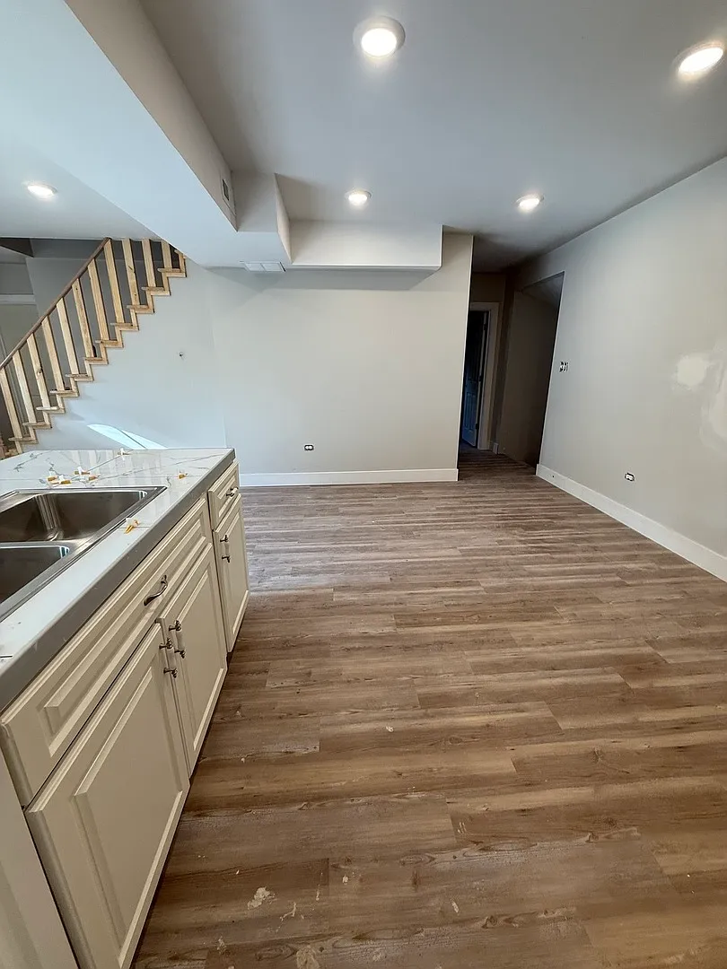 5 bed, 1500 sqft, $3,400 — Photo 3