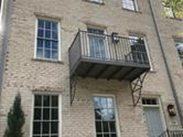 130 Clover Ct, Roswell, GA 30075