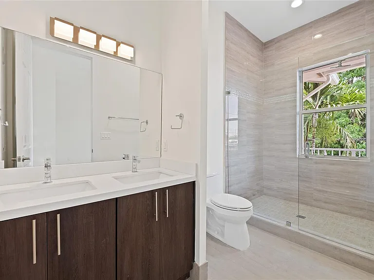 1434 SW 4th Ave #1434 — Photo 7