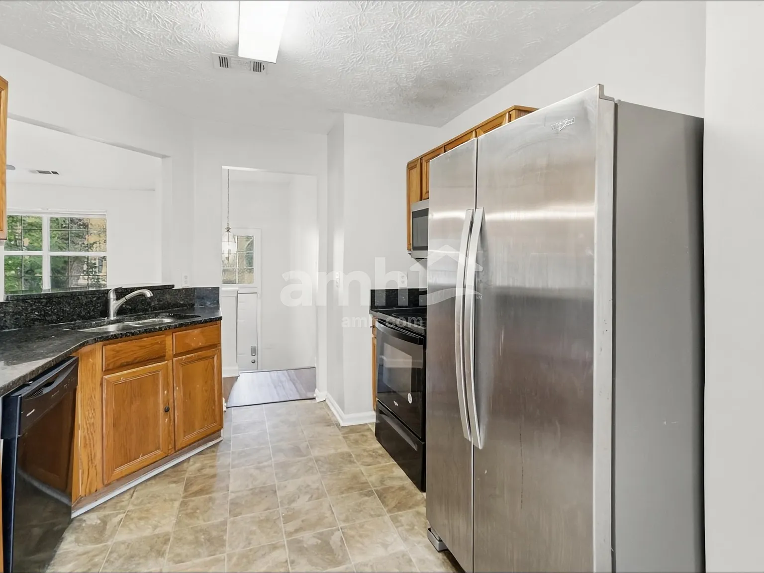 3 bed, 2.0 bath, 1788 sqft, $2,245 — Photo 3