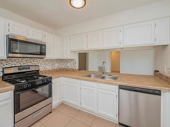 Kitchen area looking into the living room