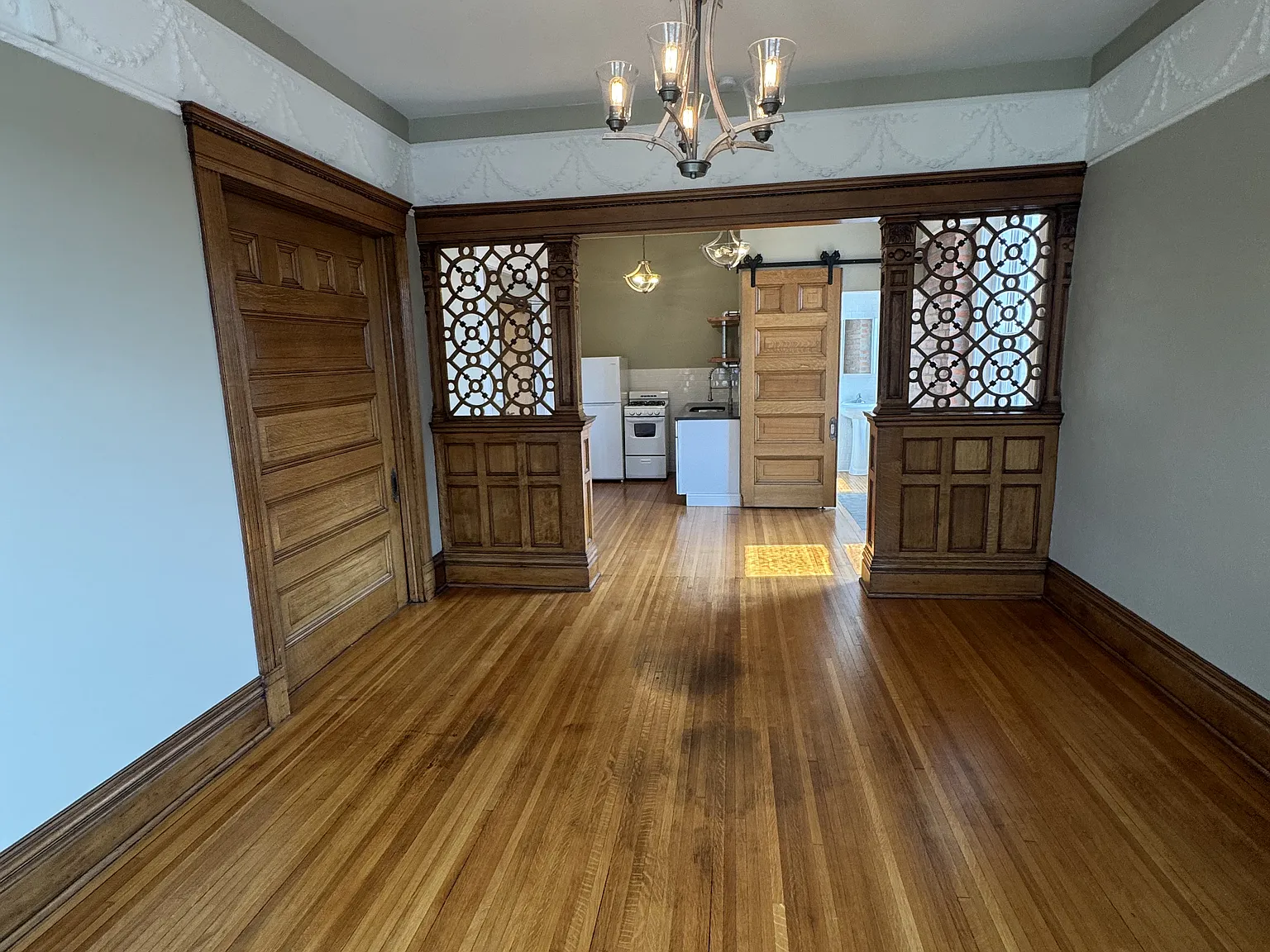Studio, 403 sqft, $1,195 — Photo 2