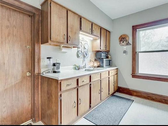 2nd image of 1215 19th St NW Floor 2