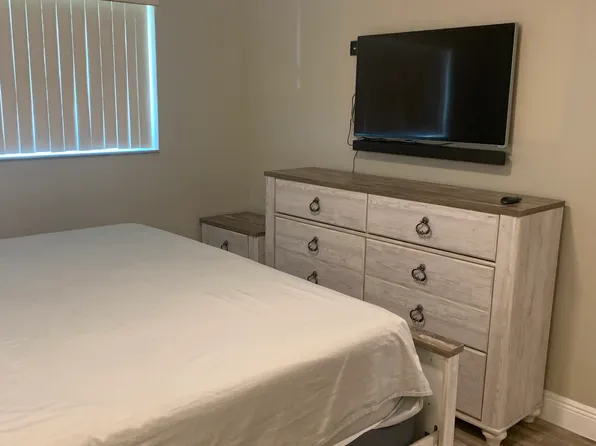 7010 Coolidge St, Hollywood, FL 33024