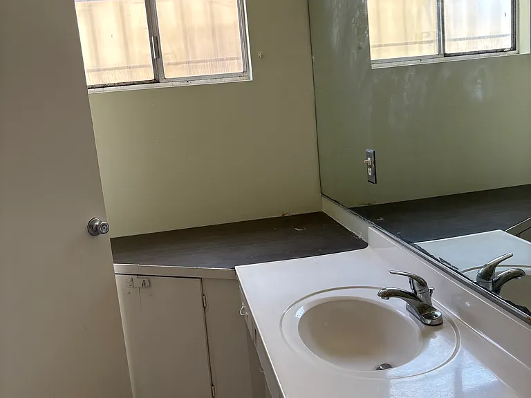 1040 Hoover Ave — Photo 18