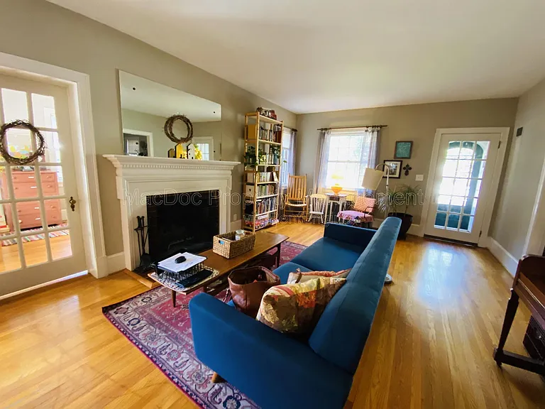 916 Sylvania Ave — Photo 6