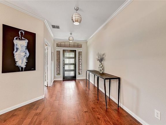 2nd image of 2913 Vacherie Ln