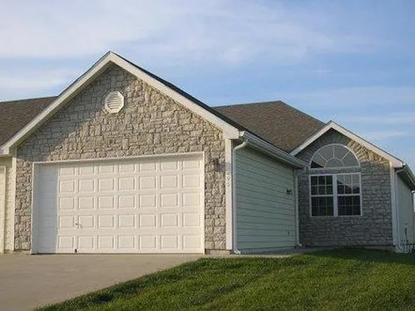 2080 Copper Creek Ct, Tonganoxie, KS 66086