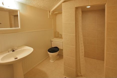 5th image of 119 W 5878 S