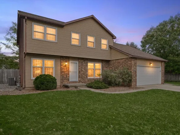 2404 Provine Cir, Urbana, IL 61801