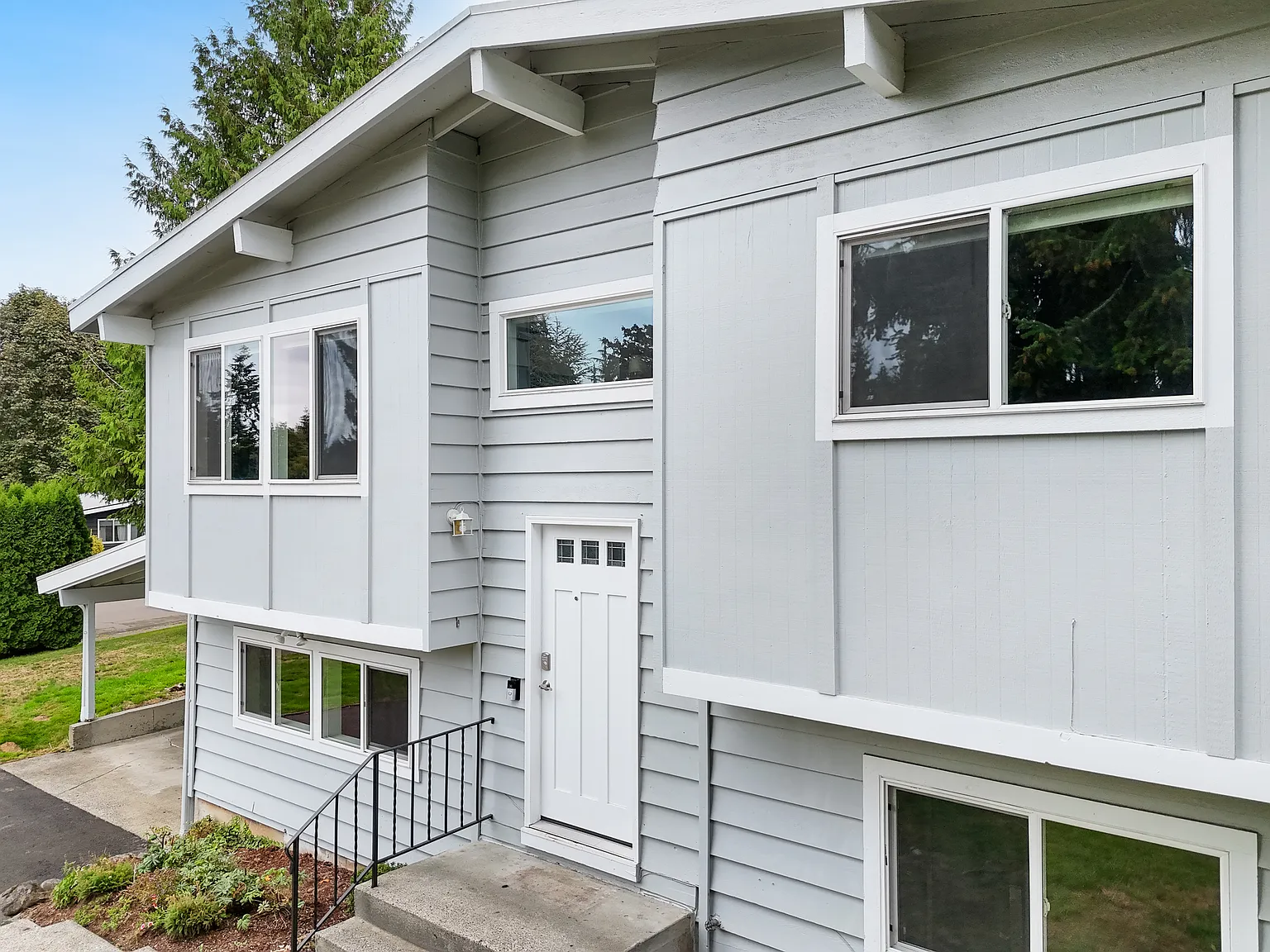 4 bed, 1510 sqft, $3,745 — Photo 1