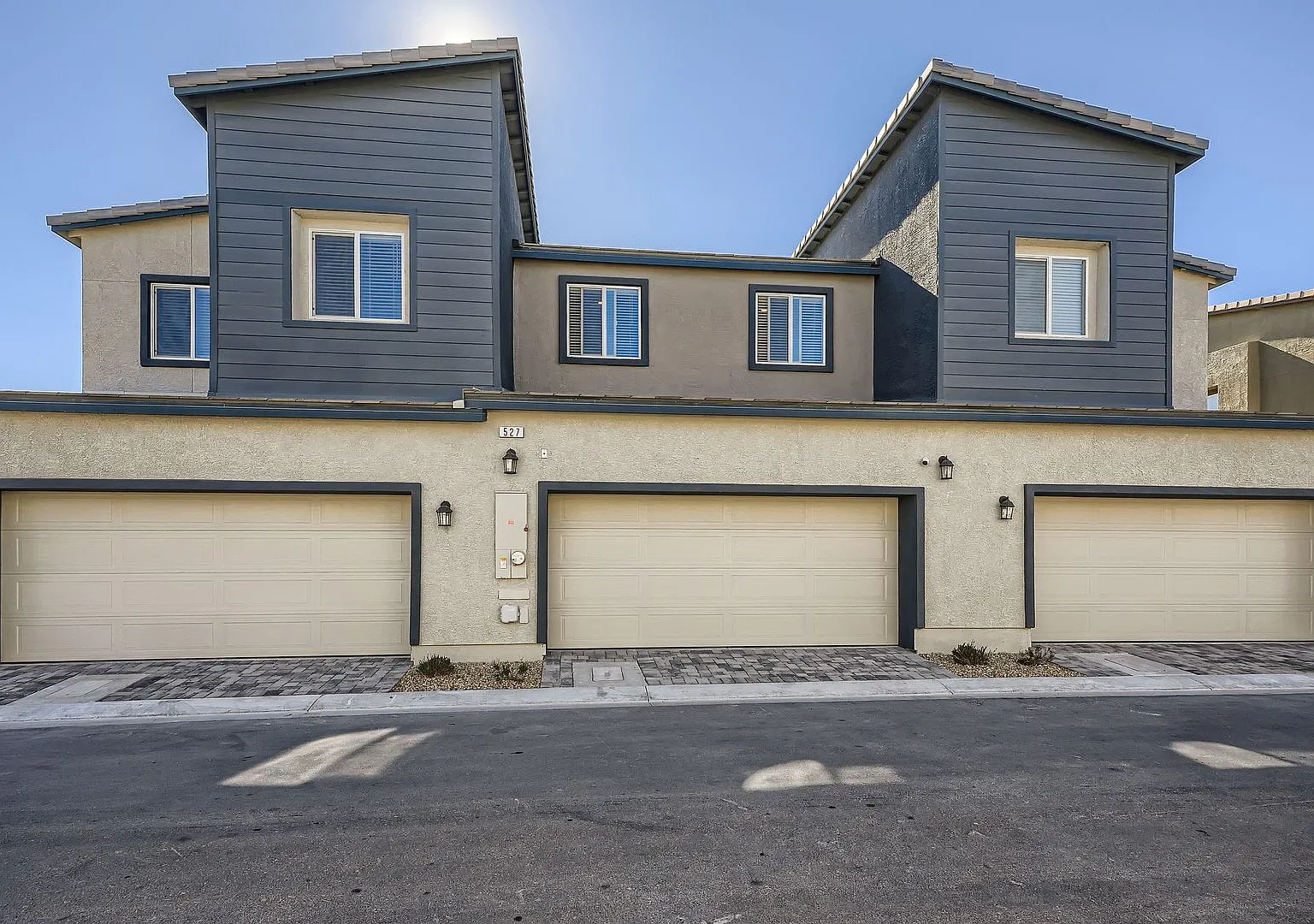 Awesome Fully Furnished 3 Bedroom 30+ Day Rental In New Henderson! This Smart Home — Photo 1