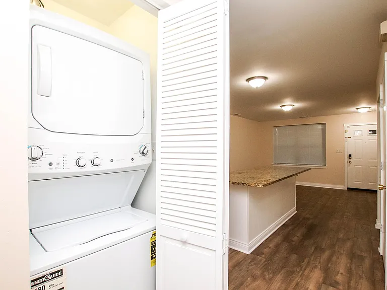 1454 N Leavitt St #1 — Photo 10