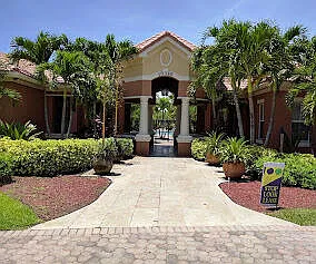 3 bed, 2.0 bath, 1240 sqft, $2,600 — Photo 2