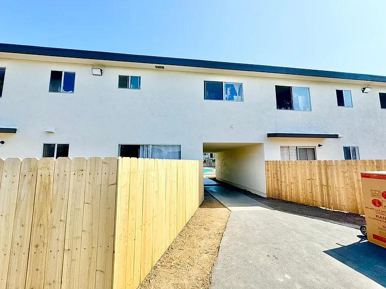11075 Westminster Ave — Photo 36