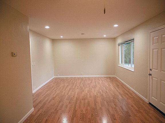 4th image of 156 N Central Ave APT 3